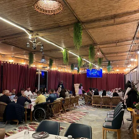 Hotel Keshtjella Xhabeqos Laknas