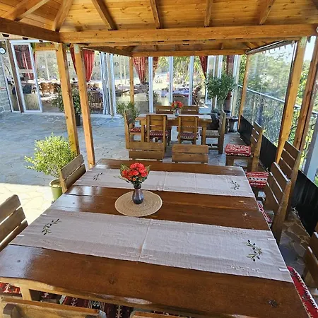 Keshtjella Xhabeqos 4* Laknas