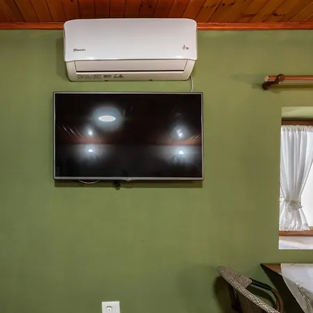 Keshtjella Xhabeqos Hotel 4*