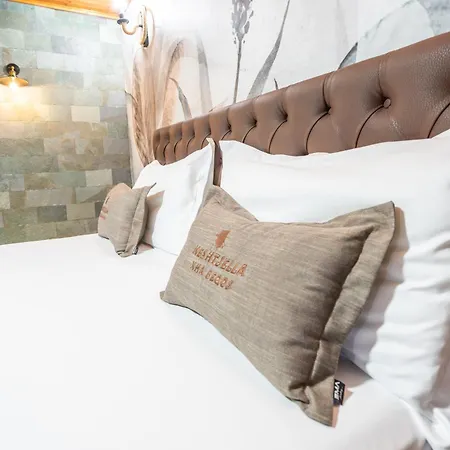 Keshtjella Xhabeqos Hotel Ljaknasi