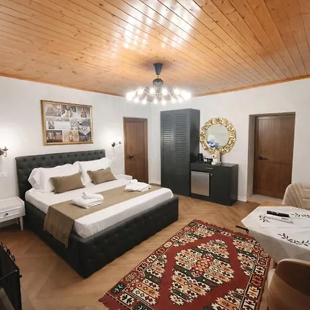 Keshtjella Xhabeqos Hotel Ljaknasi