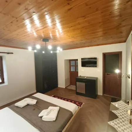 Отель Keshtjella Xhabeqos 4*