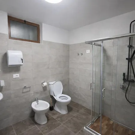 Keshtjella Xhabeqos Отель 4*