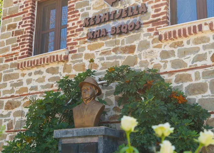 Keshtjella Xhabeqos 4*