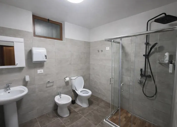 Keshtjella Xhabeqos Hotel 4*