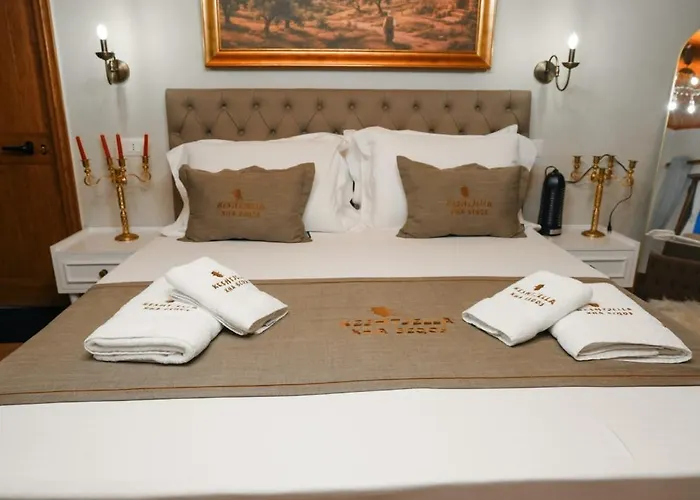 Keshtjella Xhabeqos Hotel Laknas