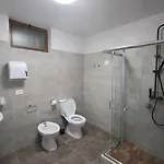 Keshtjella Xhabeqos 호텔 4*