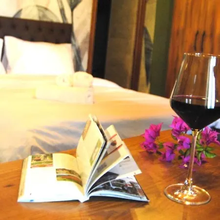 Hotel Keshtjella Xhabeqos Ljaknasi