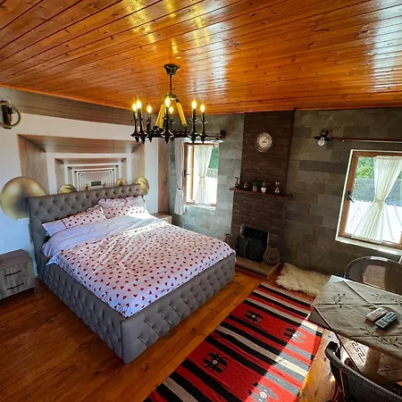 Keshtjella Xhabeqos Hotel