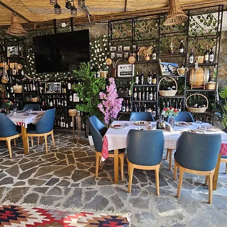 Keshtjella Xhabeqos Hotel 4*