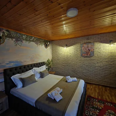 فندق Keshtjella Xhabeqos 4*