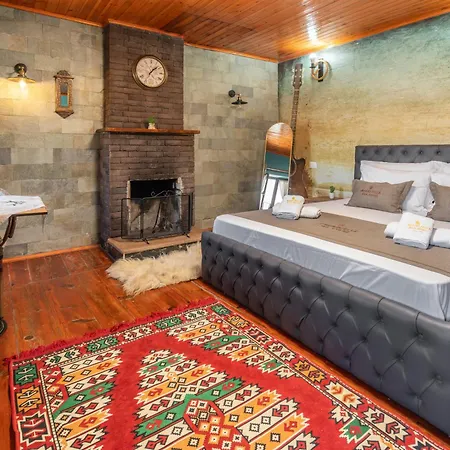 Keshtjella Xhabeqos فندق 4*