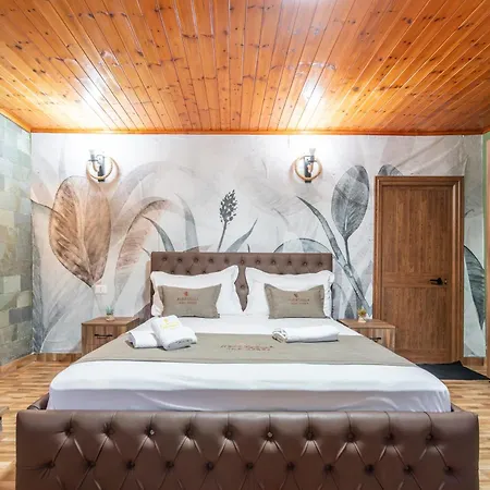 Keshtjella Xhabeqos فندق 4*