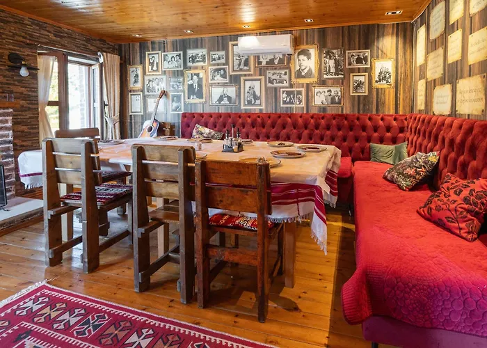 Hotel Keshtjella Xhabeqos 4*