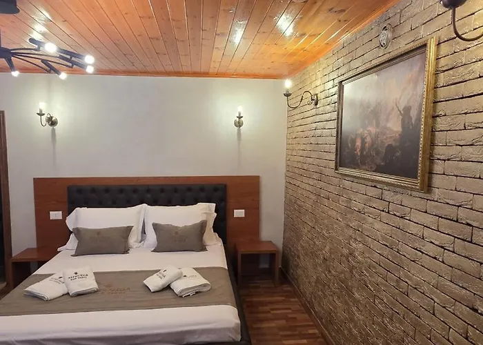 Keshtjella Xhabeqos Hotel Ljaknasi