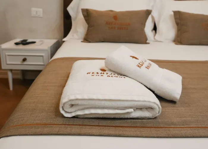 Hotel Keshtjella Xhabeqos Ljaknasi